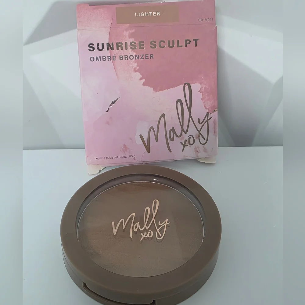 NIB Mally Sunrise Sculpt Ombré Bronzer